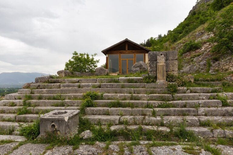 Sanctuary of Hercules Curinus in Sulmona: An Italic and Roman Religious Site
