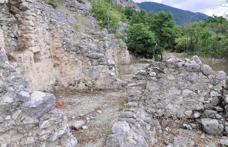 Shrine of Hercules Curinus: An Italic and Roman Sanctuary in Italy