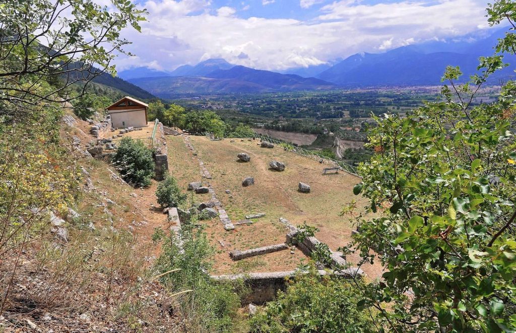 Shrine of Hercules Curinus: An Italic and Roman Sanctuary in Italy 4 Shrine of Hercules Curinus
