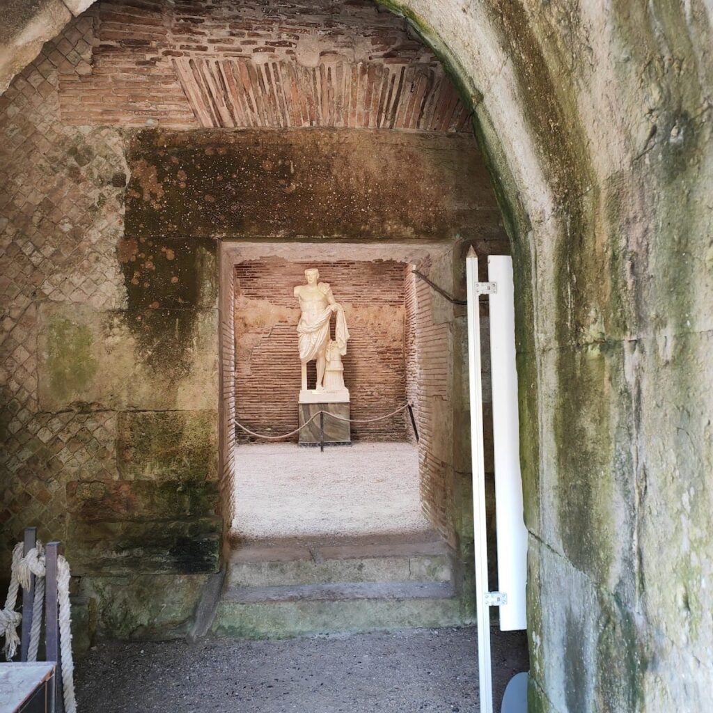 Mausoleum of Lucius Munatius Plancus: A Roman Funerary Monument in Gaeta 2 Mausoleo L.Munazio Planco
