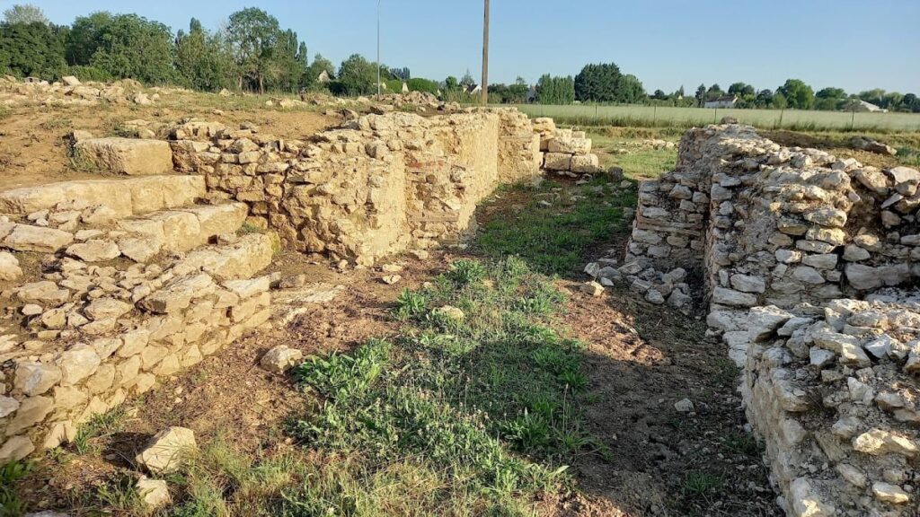 Gallo-Roman Theatre of Châteaubleau: An Ancient Cultural Site in Île-de-France 7 Gallo-Roman Theatre of Châteaubleau