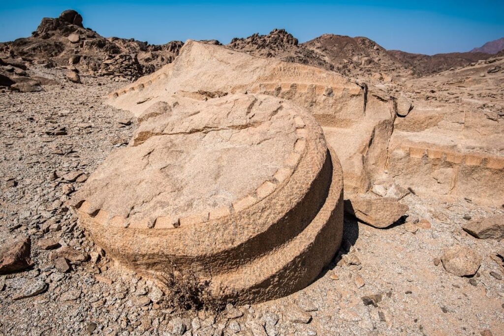 Mons Claudianus: A Roman Imperial Quarry in Egypt 1 Mons Claudianus