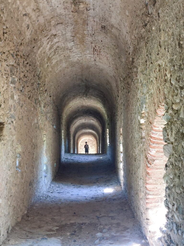 Ansignan Aqueduct Bridge: A Historic Roman and Medieval Structure in Southern France