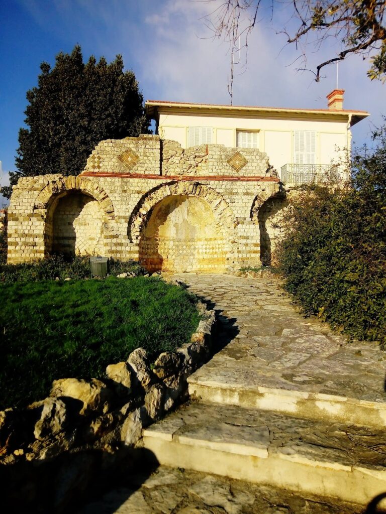 Mausoleum of Lumone: A Roman Funerary Monument in France 2 Mausoleum of Lumone