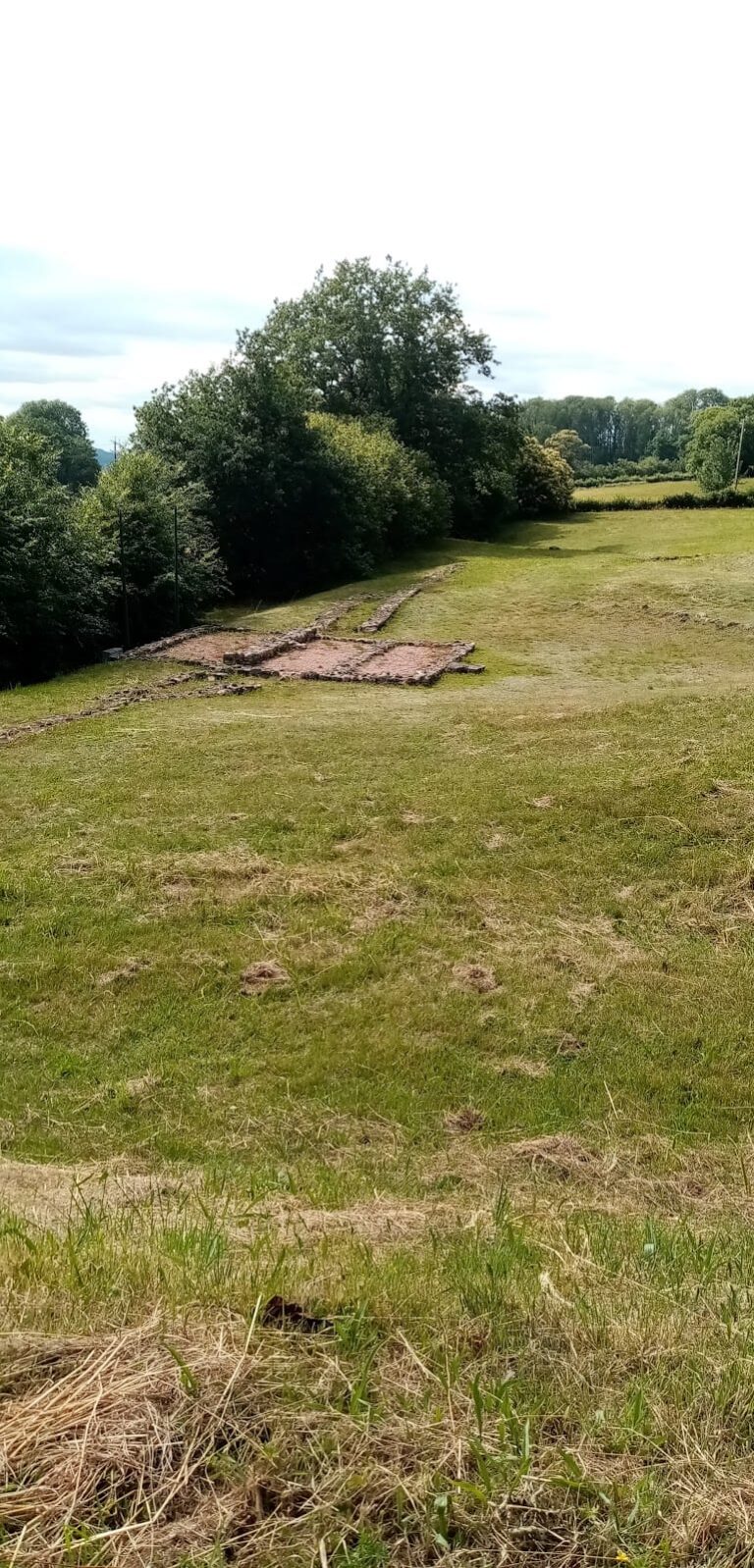 Bardiaux Archaeological Site: A Gallo-Roman Theatre and Settlement in France