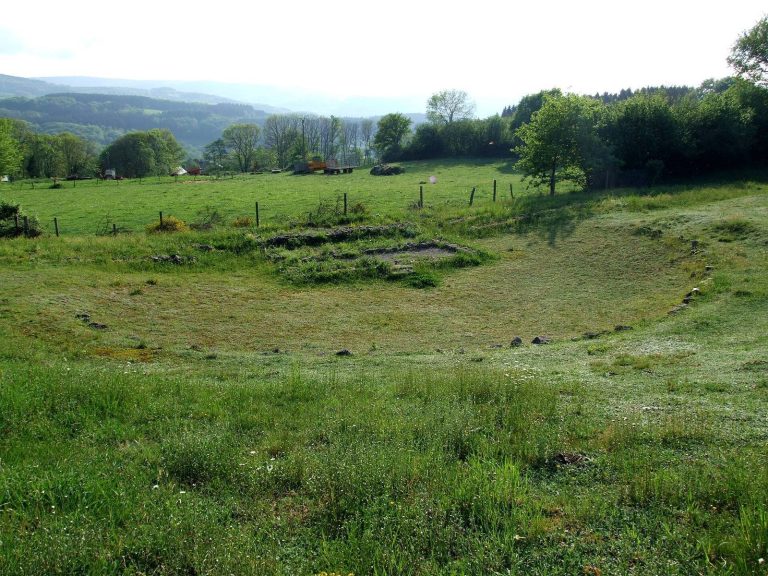 Bardiaux Archaeological Site: A Gallo-Roman Theatre and Settlement in France