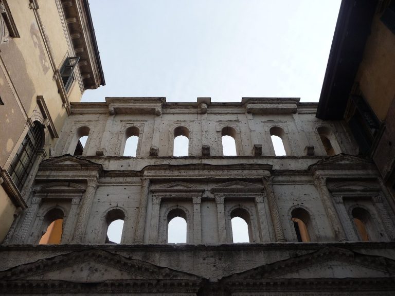 Porta Borsari: Roman City Gate of Verona