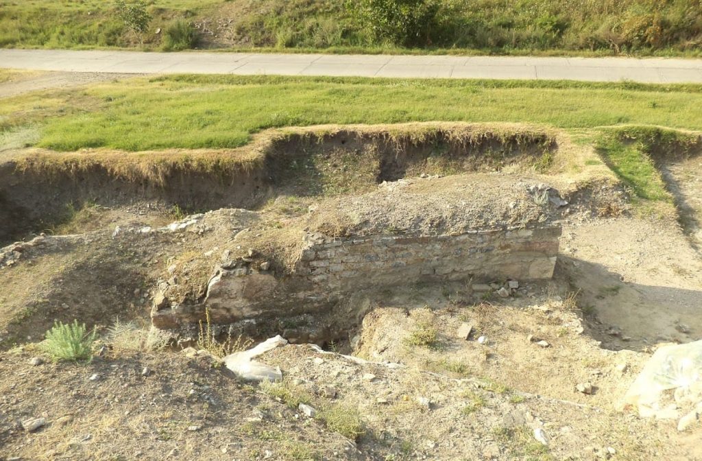 Cetatea Noviodunum: Roman Fleet Base and Fortified Settlement in Romania 2 Cetatea Noviodunum