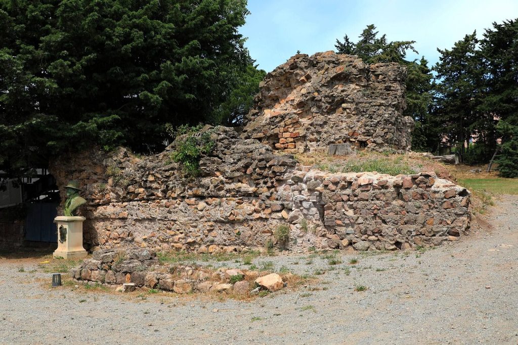 Roman Theatre of Fréjus: An Ancient Performance Venue in France 1 Roman Theatre Frejus