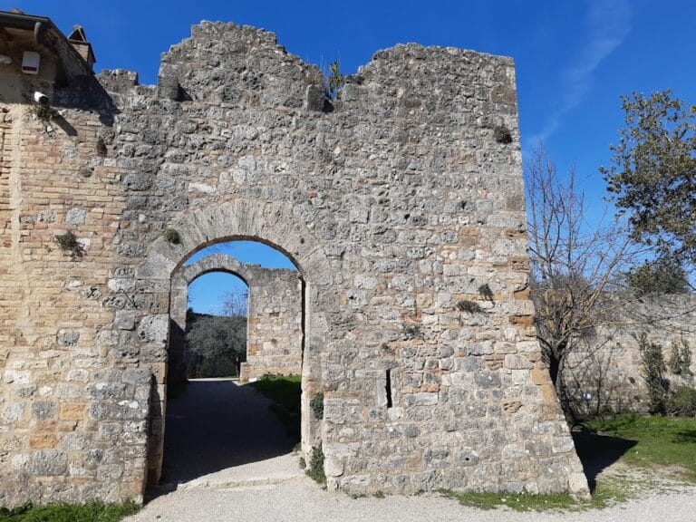 Rocca di Montestaffoli: A 14th-Century Fortress in San Gimignano, Italy