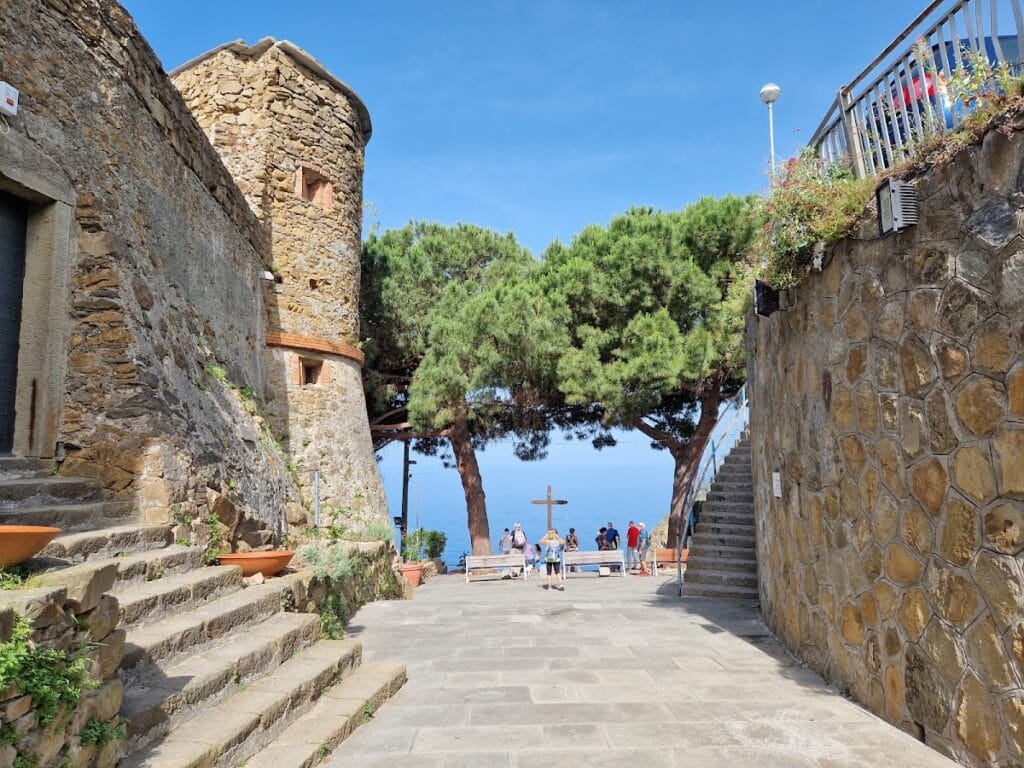 Castle of Riomaggiore: A Historic Coastal Fortification in Italy 1 Castle of Riomaggiore