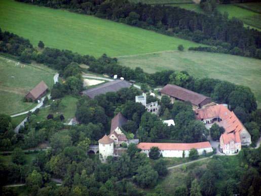 Burg Neuhaus: A Ruined Hilltop Castle in Germany