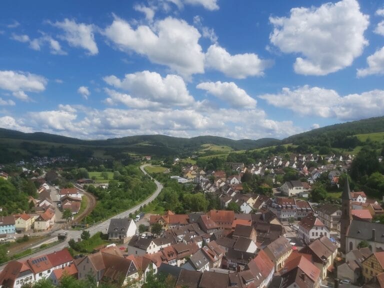 Burg Neuwolfstein: A Ruined Hill Castle in Germany