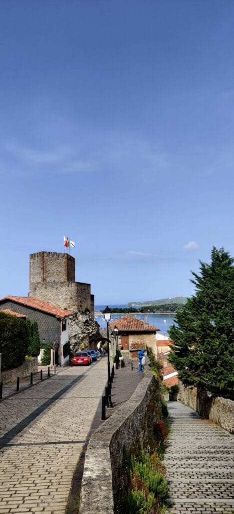 Castillo de San Vicente de la Barquera