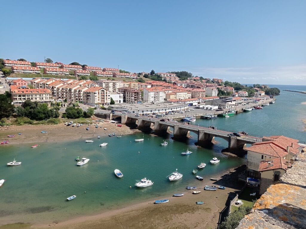 Castillo de San Vicente de la Barquera