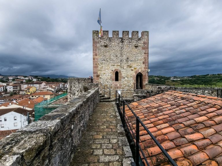 Castillo de San Vicente de la Barquera: Medieval Castle and Museum in Cantabria