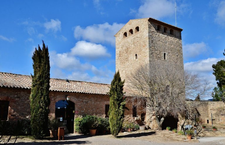 Castell de Milmanda: A Residential Castle-Palace in Catalonia