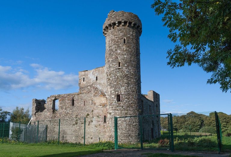 Fethard Castle: Anglo-Norman Castle and Episcopal Residence in Ireland
