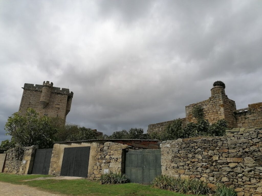 Castle of San Felices de los Gallegos: A Medieval Palace-Fortress in Spain 2 Castle of San Felices de los Gallegos