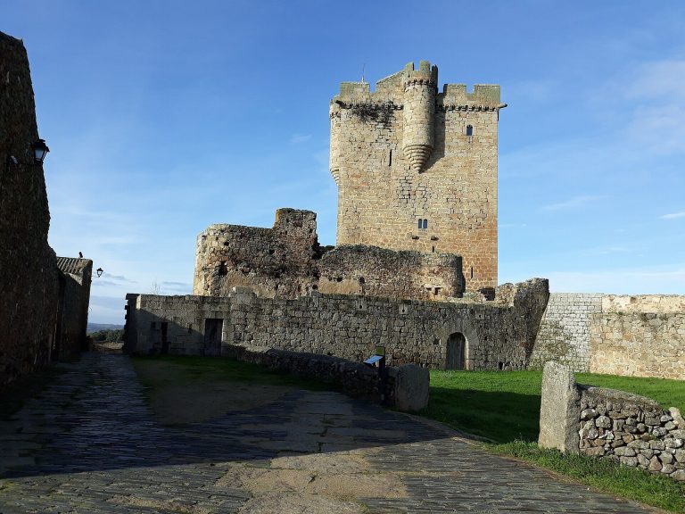 Castle of San Felices de los Gallegos: A Medieval Palace-Fortress in Spain