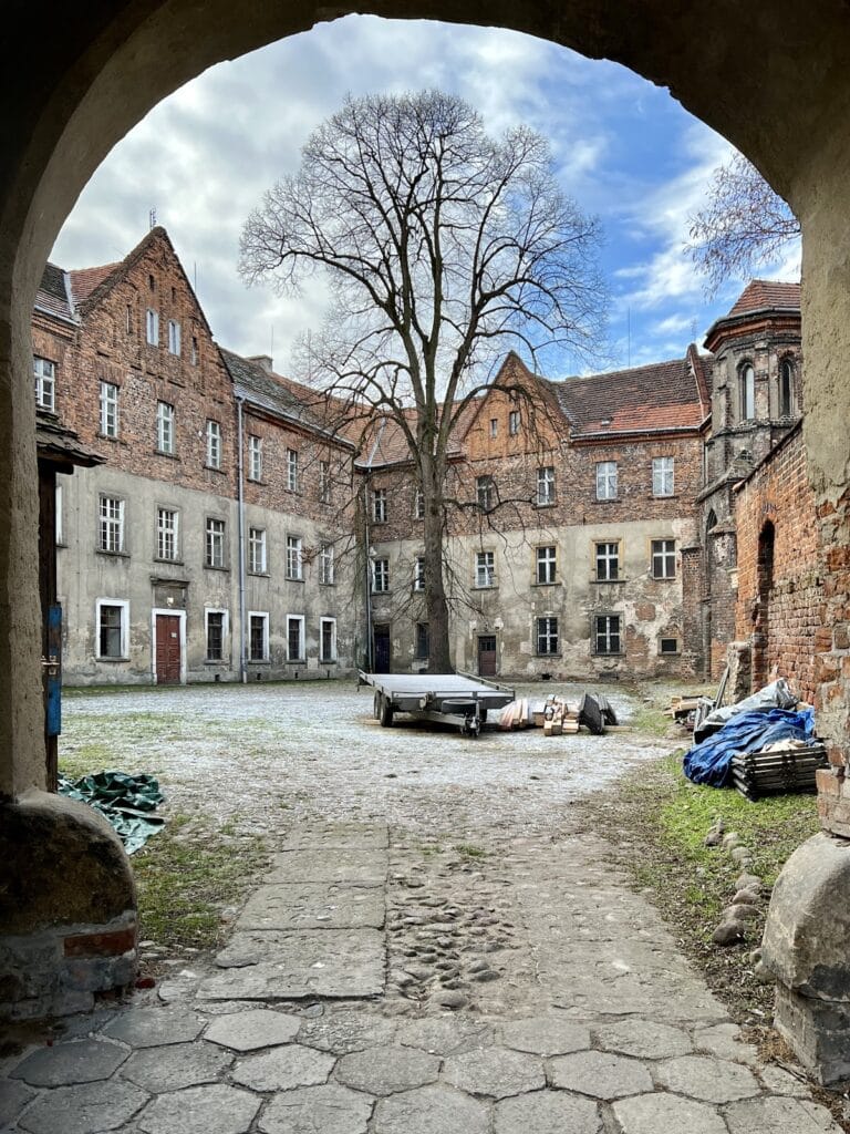 Namysłów Castle: A Gothic Fortress and Residential Complex in Poland 2 Namysłów Castle