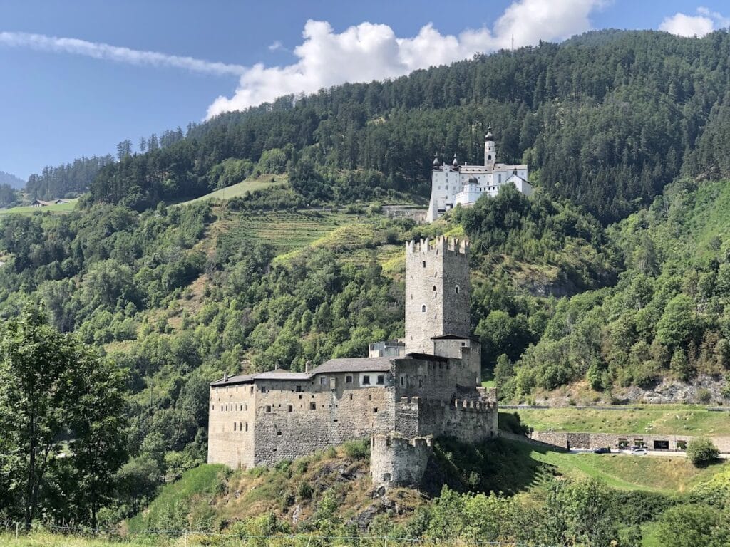 Fürstenburg: A Medieval Castle and Agricultural School in Italy 1 Fürstenburg