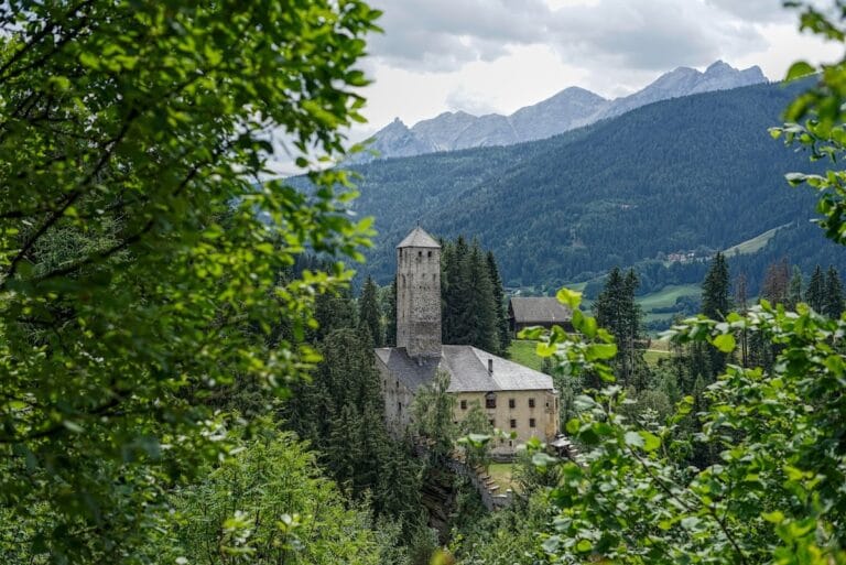 Welsperg Castle: A Medieval Fortress in Northern Italy