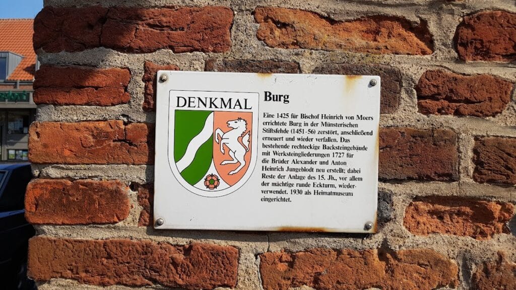Burg Ramsdorf: A Late-Medieval Territorial Castle in Germany 2 Burg Ramsdorf