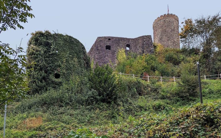 Husen Castle: A High-Medieval Hill Castle in Germany