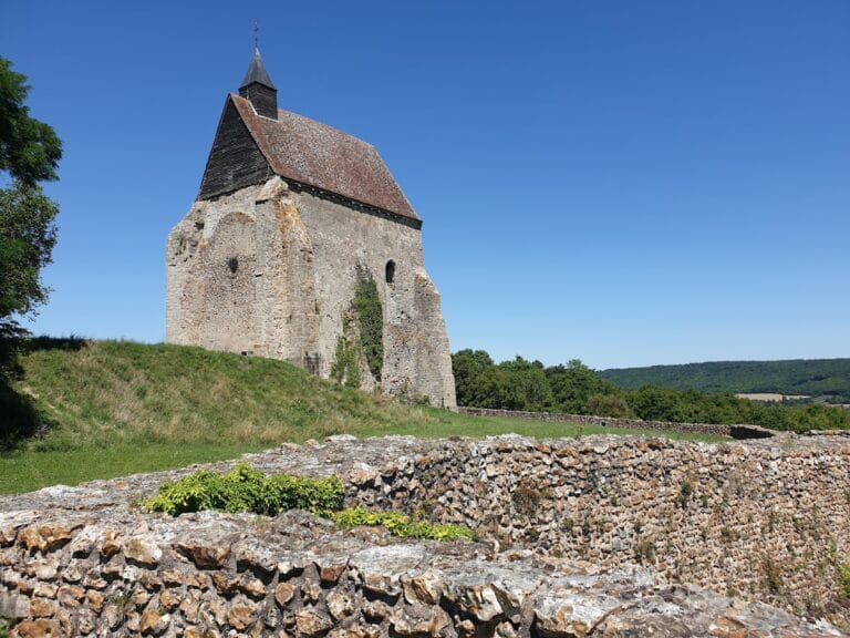 Château de Vauguillain: A Medieval Fortress in Saint-Julien-du-Sault, France