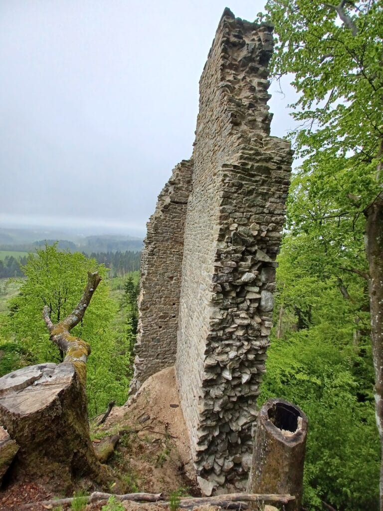 Štamberk Castle: A Medieval Border Fortress in the Czech Republic 4 Štamberk