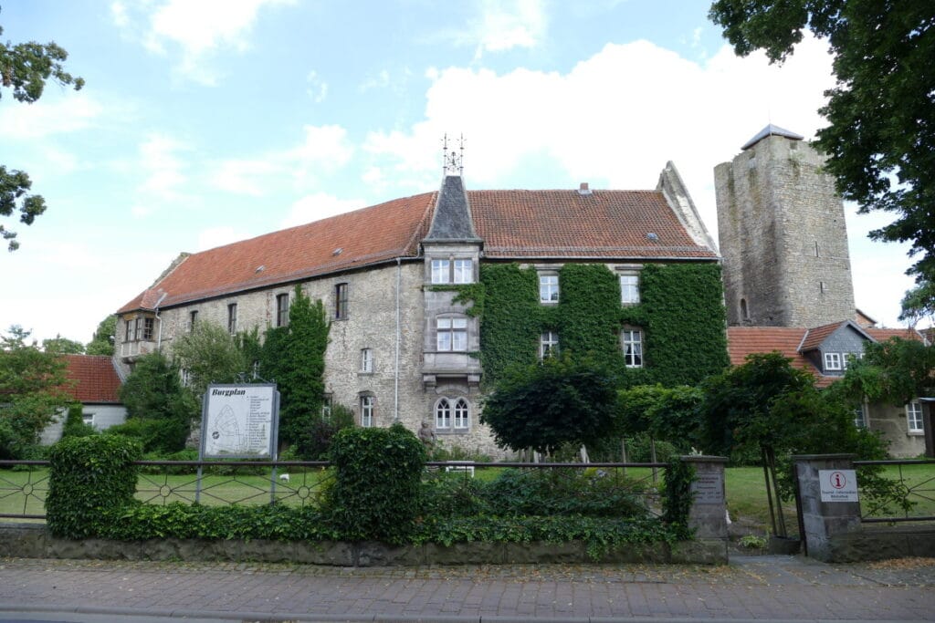 Burg Oebisfelde: A Medieval Moated Castle in Germany 1 Burg Oebisfelde