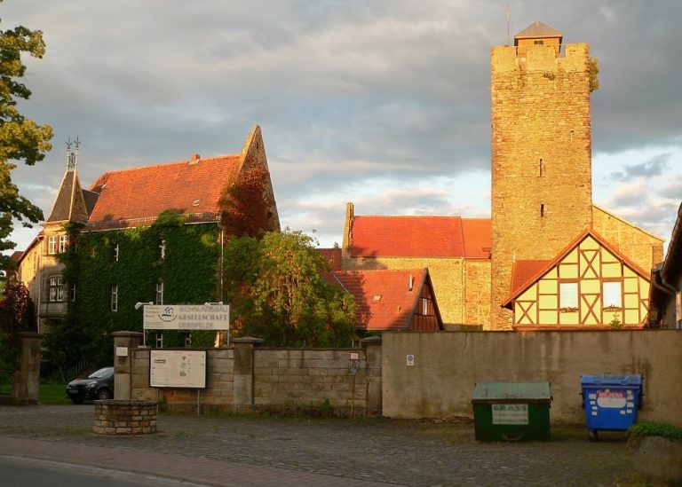 Burg Oebisfelde: A Medieval Moated Castle in Germany