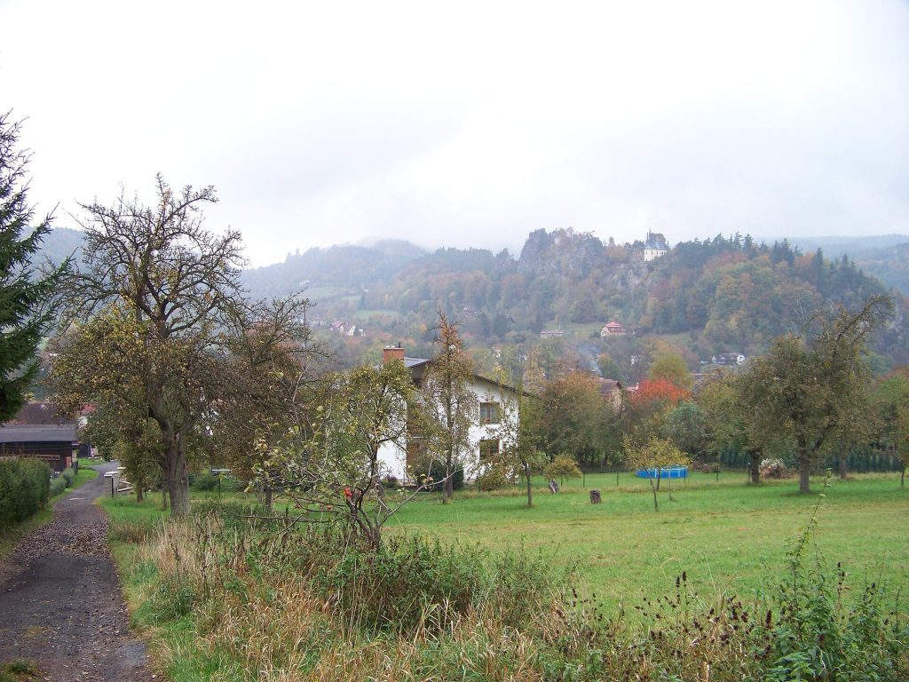 Vranov Castle: A Medieval Rock Fortress and Romantic Memorial Complex in Czechia 3 Vranov Castle