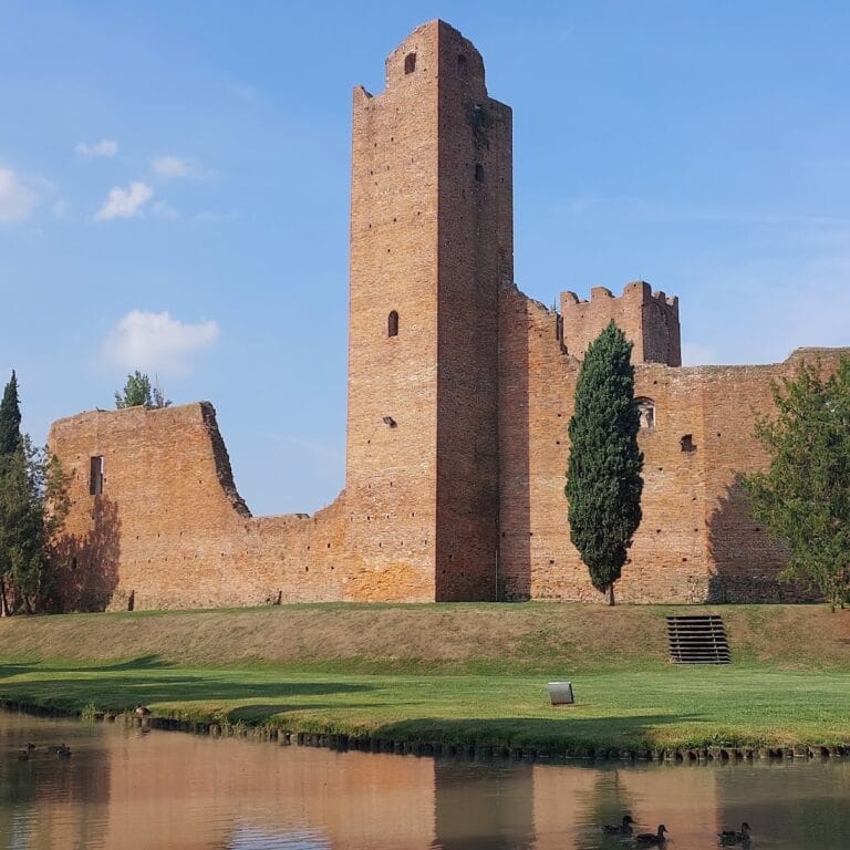Rocca dei Tempesta: A Medieval Fortress and Administrative Center in Noale, Italy