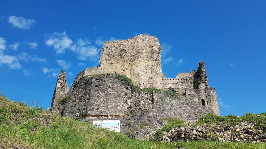 Divín: A Gothic Castle Ruin in Slovakia 1 Divín
