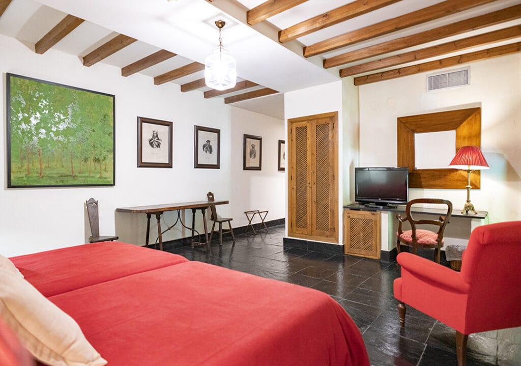 Villanueva de Cañedo Castle: A Medieval and Renaissance Fortress in Spain 7 Villanueva de Cañedo Castle