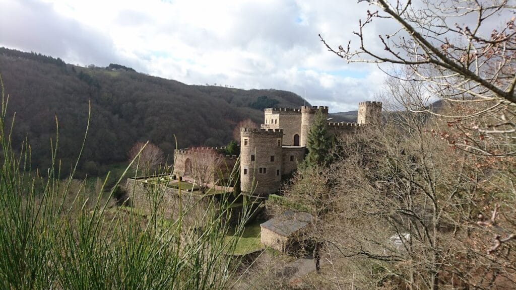 Château de Chouvigny: A Historic Castle in France 4 Château de Chouvigny