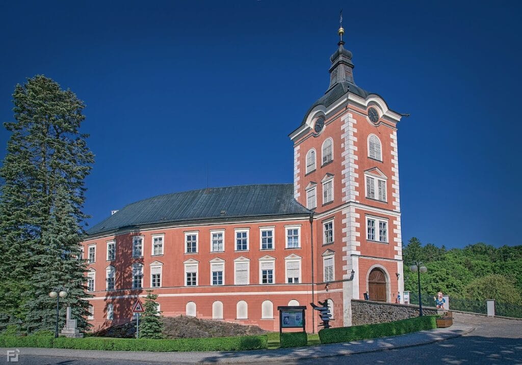 Chateau at Kamenice nad Lipou: A Renaissance and Neoclassical Museum Complex 2 Chateau at Kamenice nad Lipou