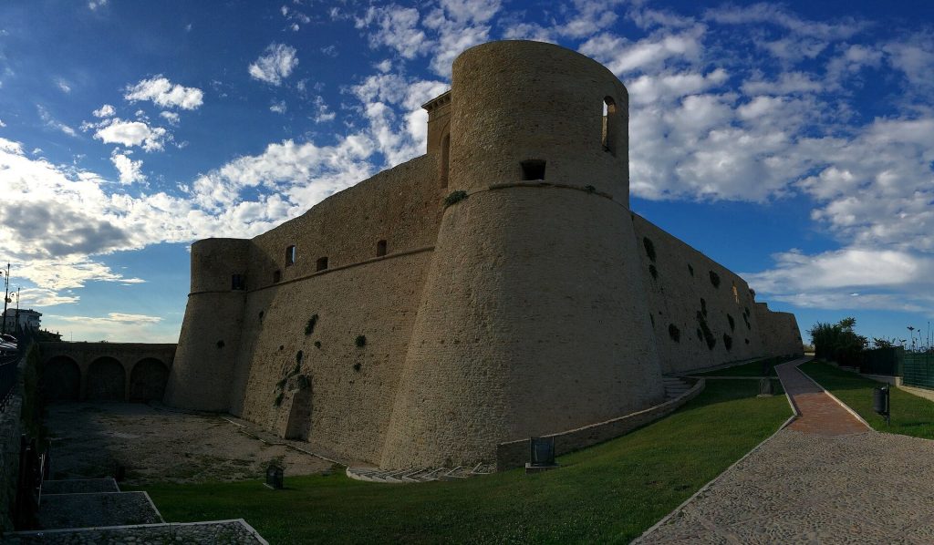 Aragonese Castle: A Medieval Fortification in Ortona, Italy 1 Aragonese Castle