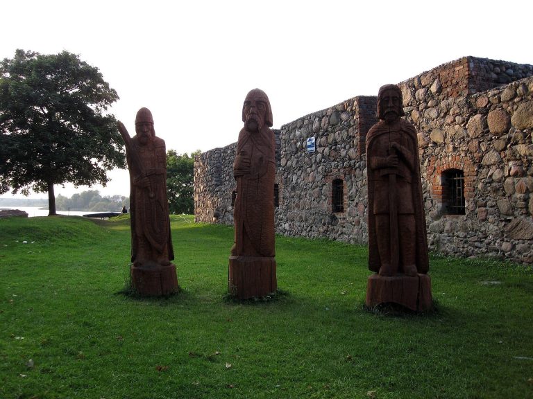 Castle in Szczytno: A Teutonic Fortress in Poland