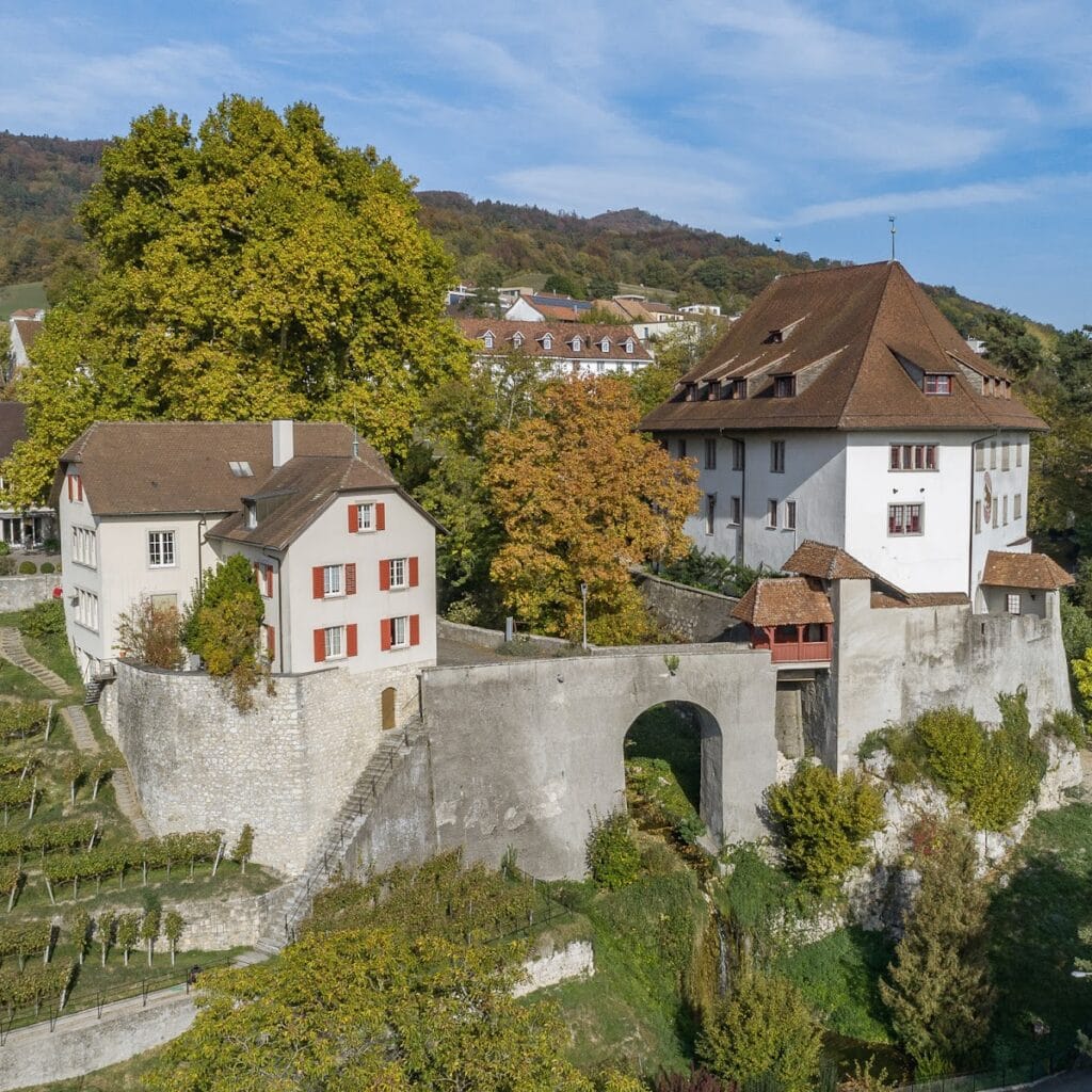 Biberstein Castle: A Historic Fortress and Administrative Center in Switzerland 3 Biberstein Castle
