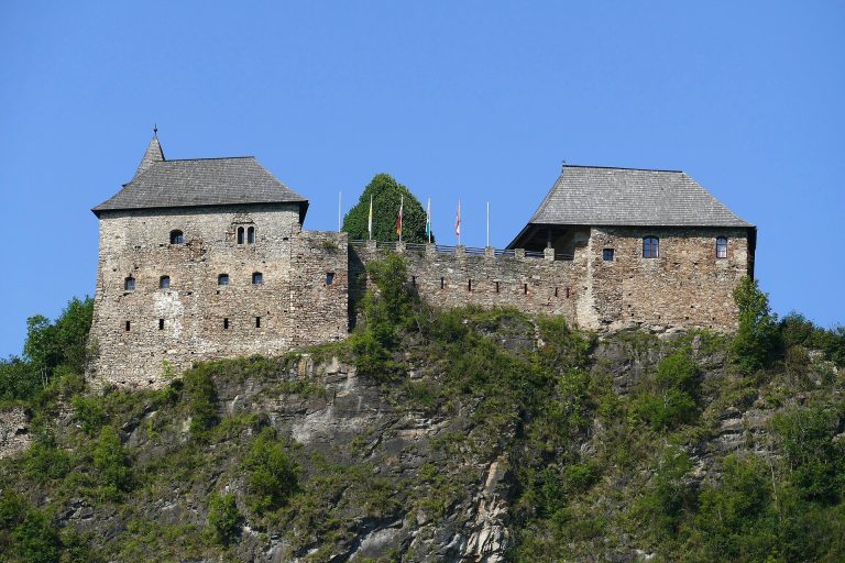 Burg Dürnstein: A High-Medieval Border Fortress in Austria