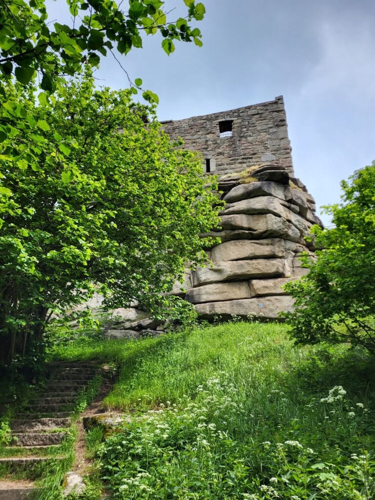 Epprechtstein Castle: A Medieval Fortress in Kirchenlamitz, Germany