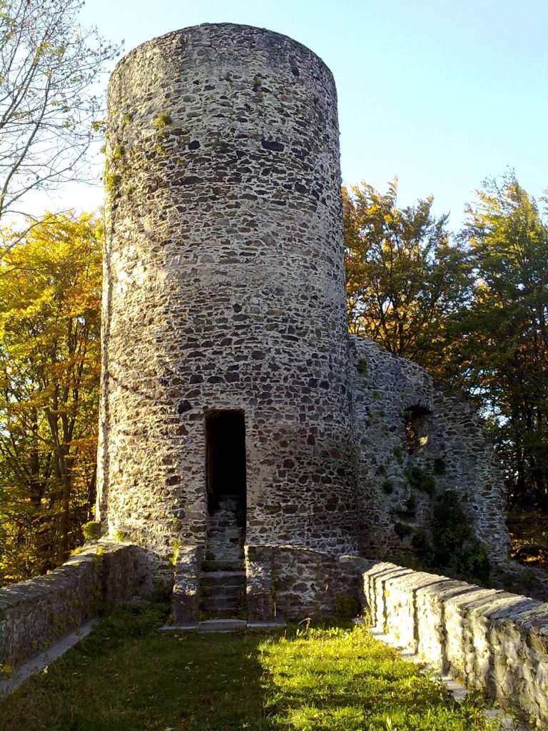 Burg Lichteneck: A Medieval Hilltop Castle in Germany