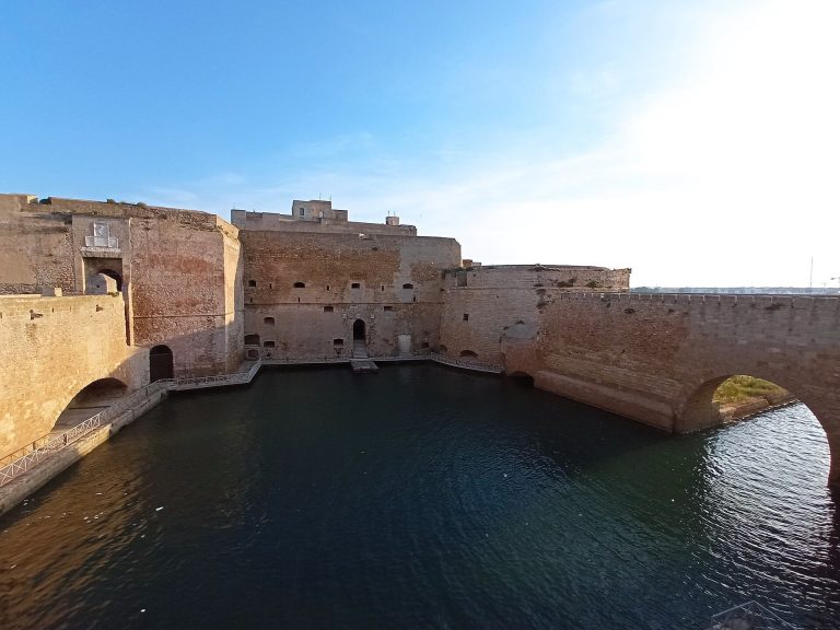 Alfonsino Castle: A Coastal Fortress at Brindisi