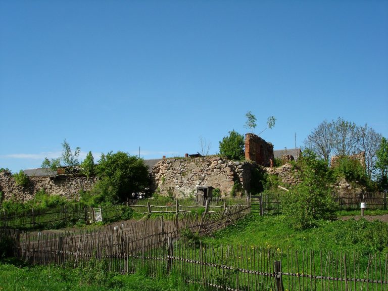 Taplacken Castle: A Teutonic Order Fortress in Russia