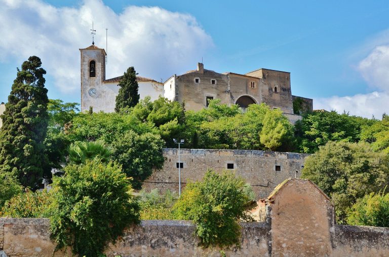 Castell de Canyelles: A Historic Fortification in Canyelles, Spain