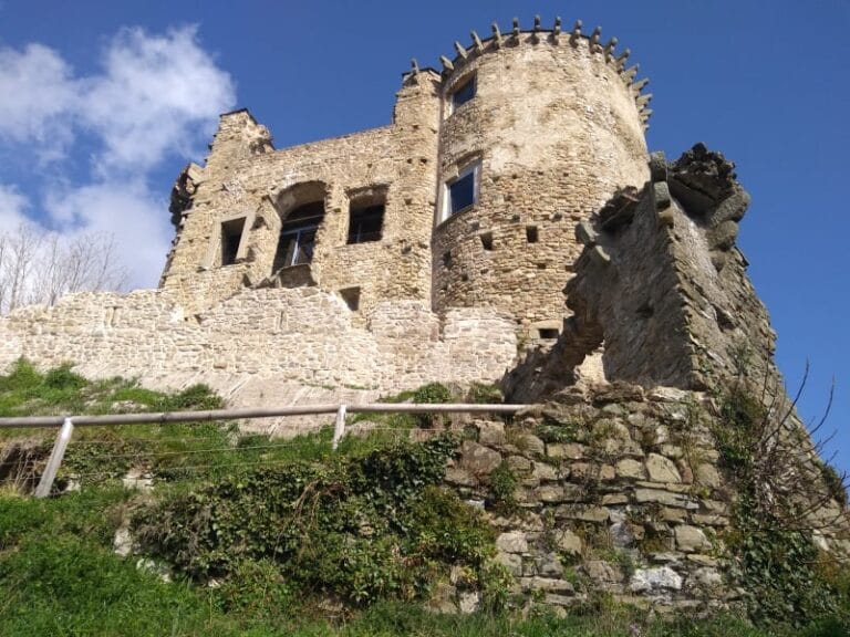Castle of Madrignano: A Medieval Fortress in Calice al Cornoviglio, Italy