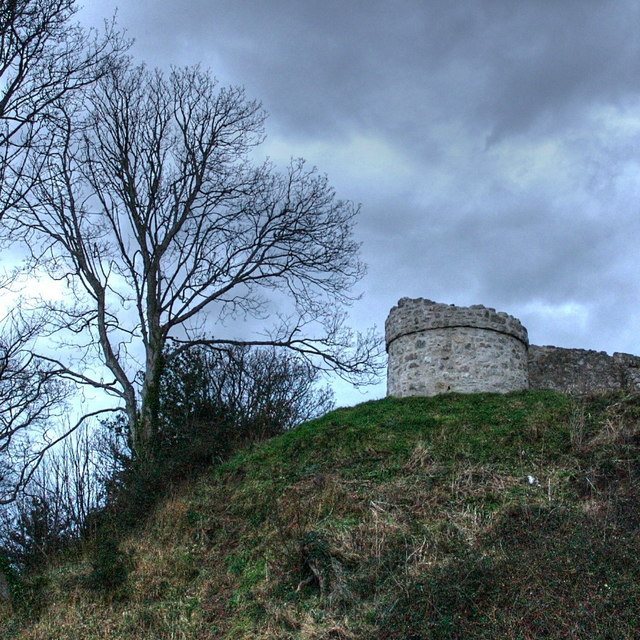 Castell Aberlleiniog: A Medieval Motte-and-Bailey Castle in Wales 2 Castell Aberlleiniog